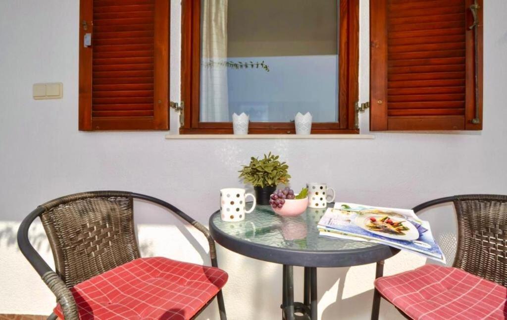 Apartments Paz Vinišće Екстериор снимка