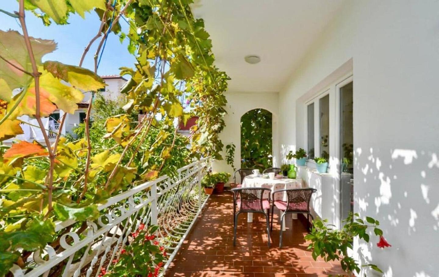 Apartments Paz Vinišće Екстериор снимка